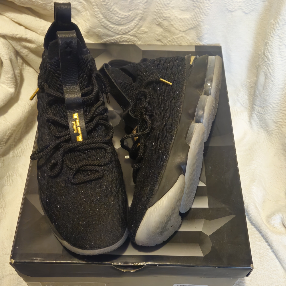Nike Lebron 15 XV Metallic GOLD - Size 11 - Black/Gold - Great Condition